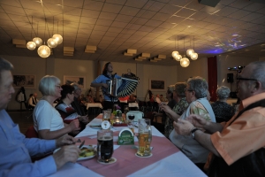 Manuel Meier mit flotter Akkordeonmusik